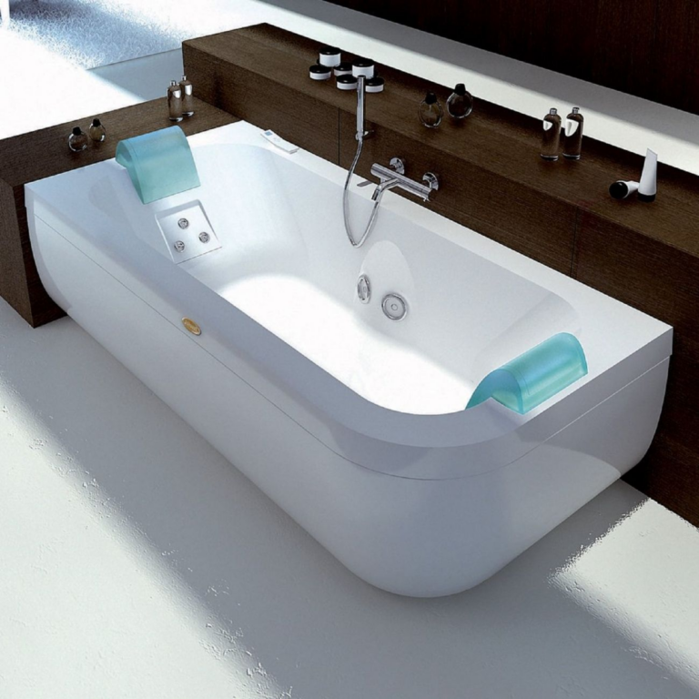 Step-in stand-alone tub in bathroom