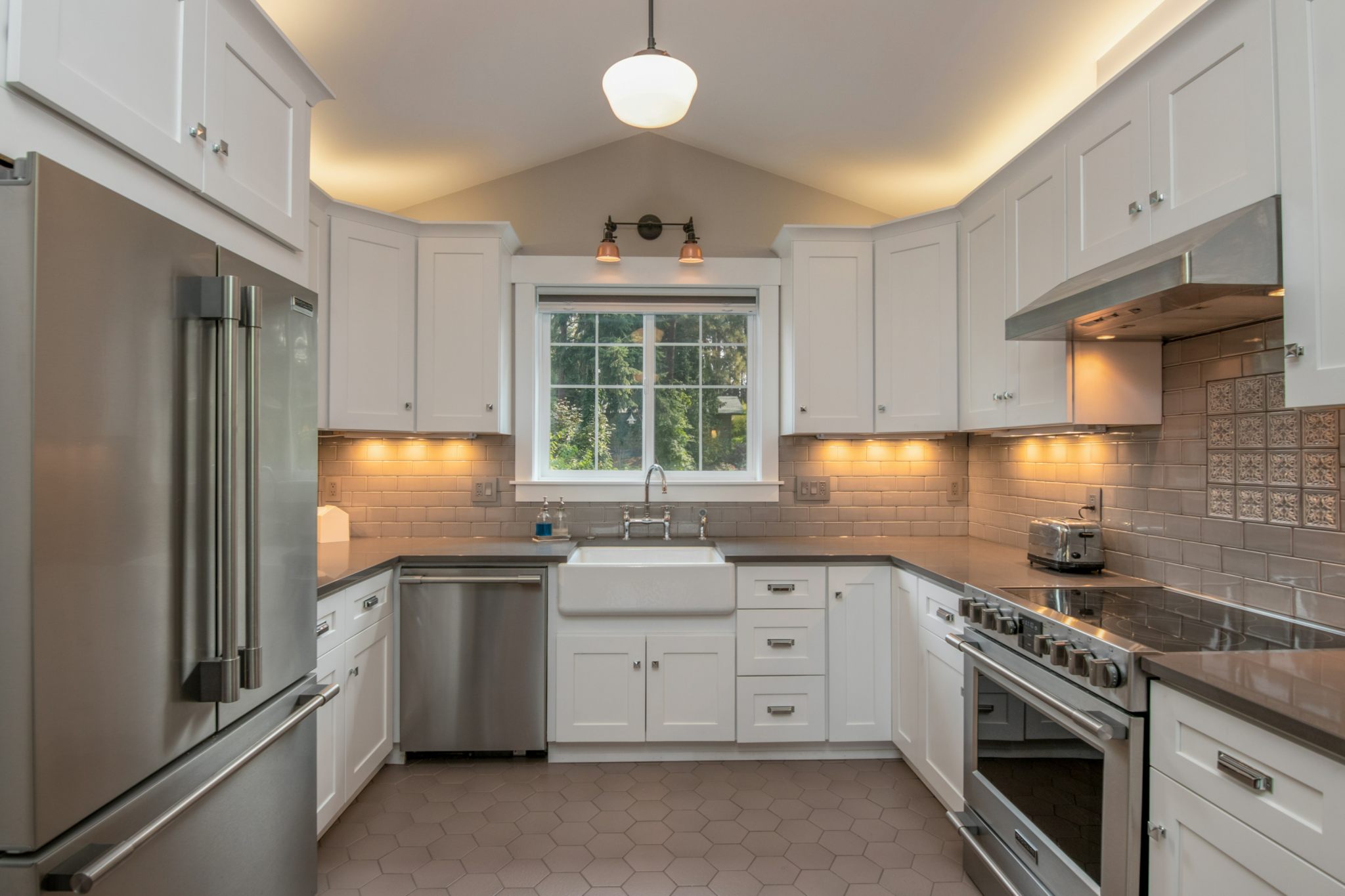 Maximize Space in Small Home with Kitchen Remodeling Tips