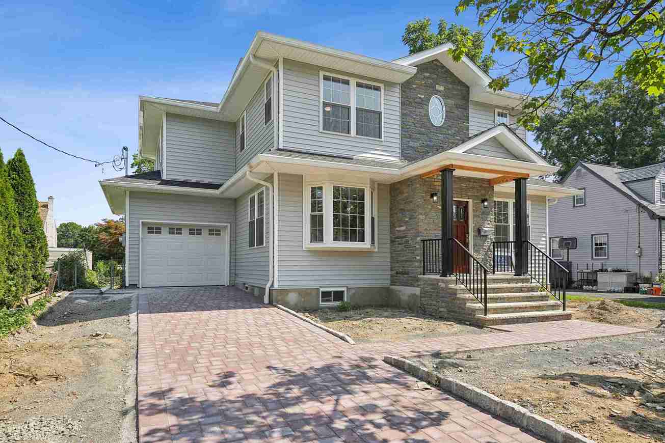 Luxury home construction by Waco Construction emphasizing professional design, quality finishes, and long-lasting residential craftsmanship.