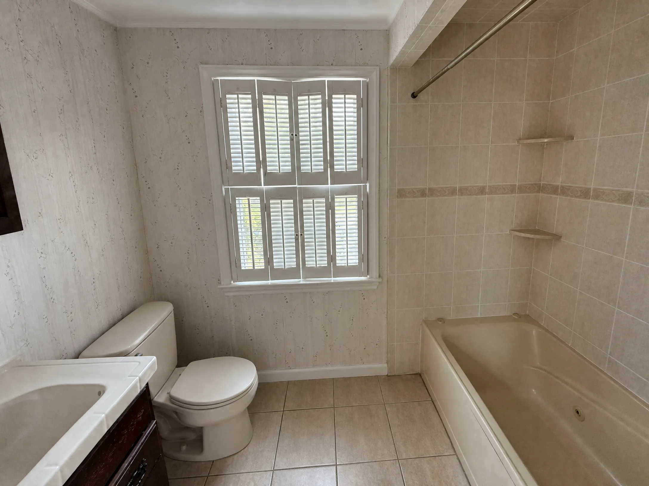 Before remodel: bathroom in old condition