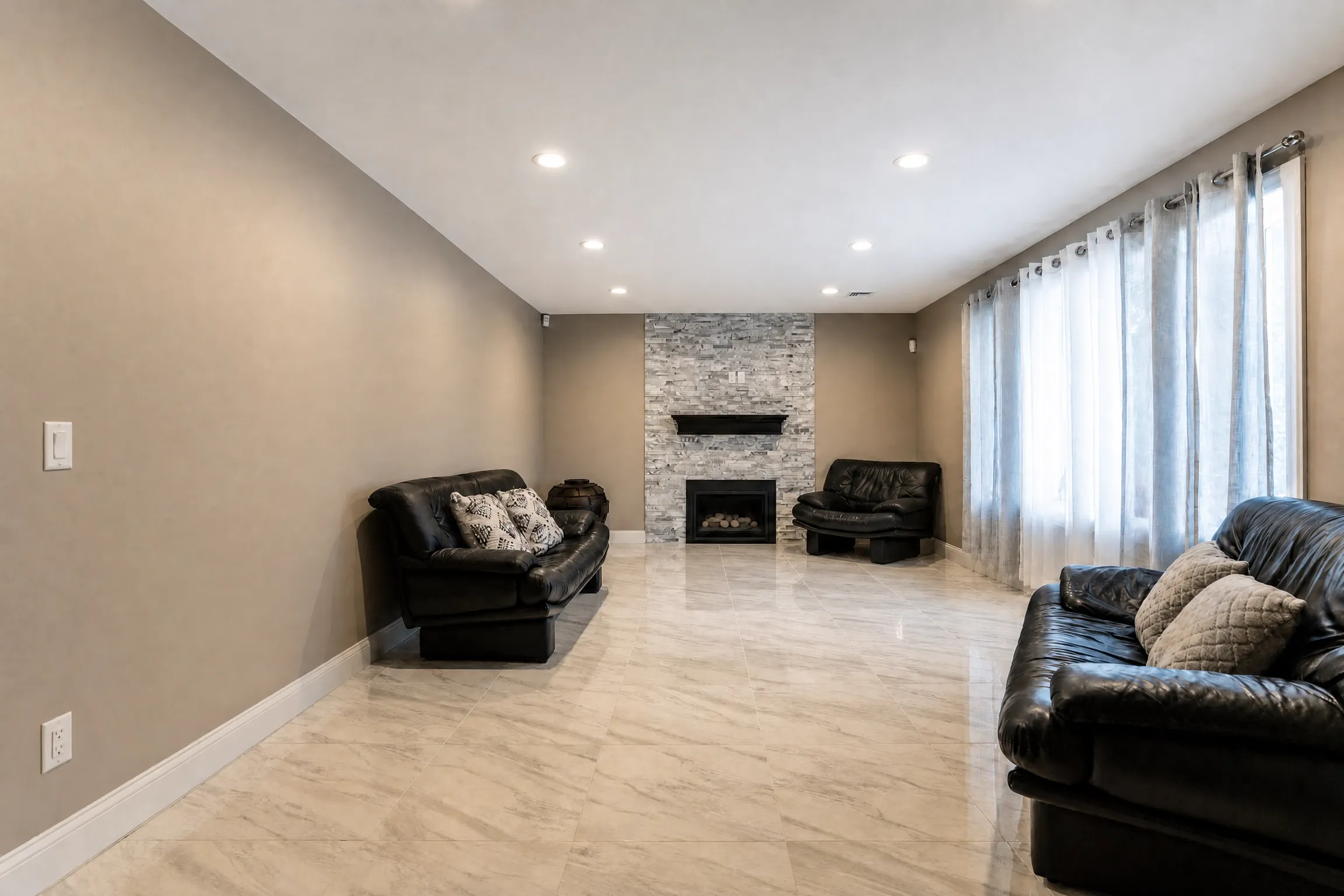 Family room fireplace wide modern